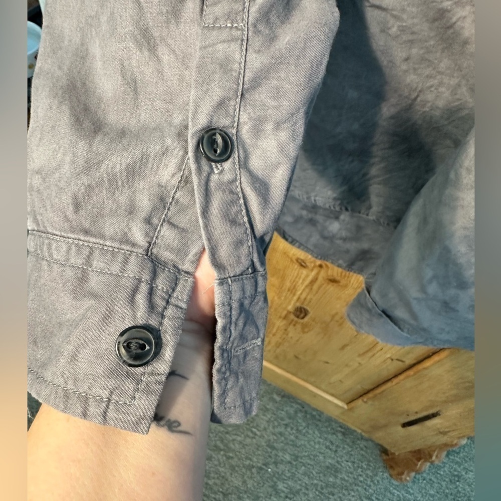 Universal Thread Gray Stone Washed Top Flattering Style Size Medium - Picture 9 of 9